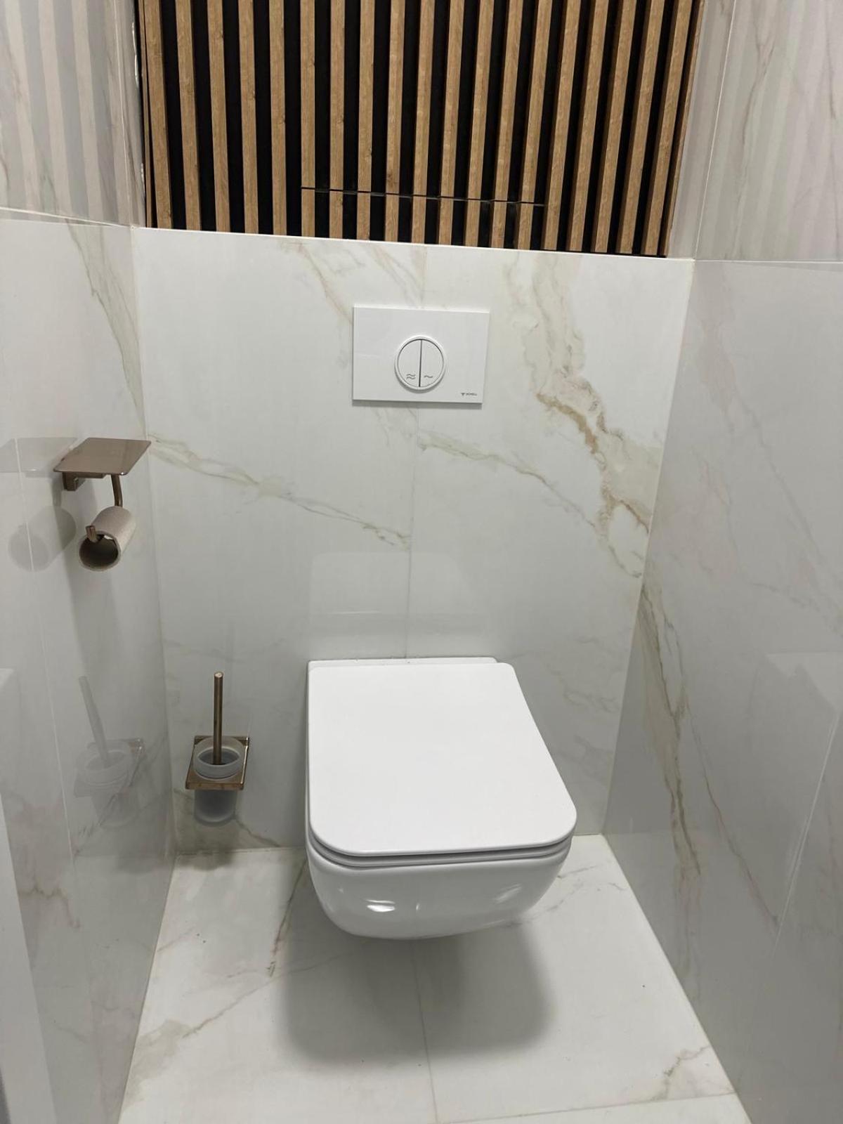Luxury Apartment - Astro Dunajská Streda Esterno foto